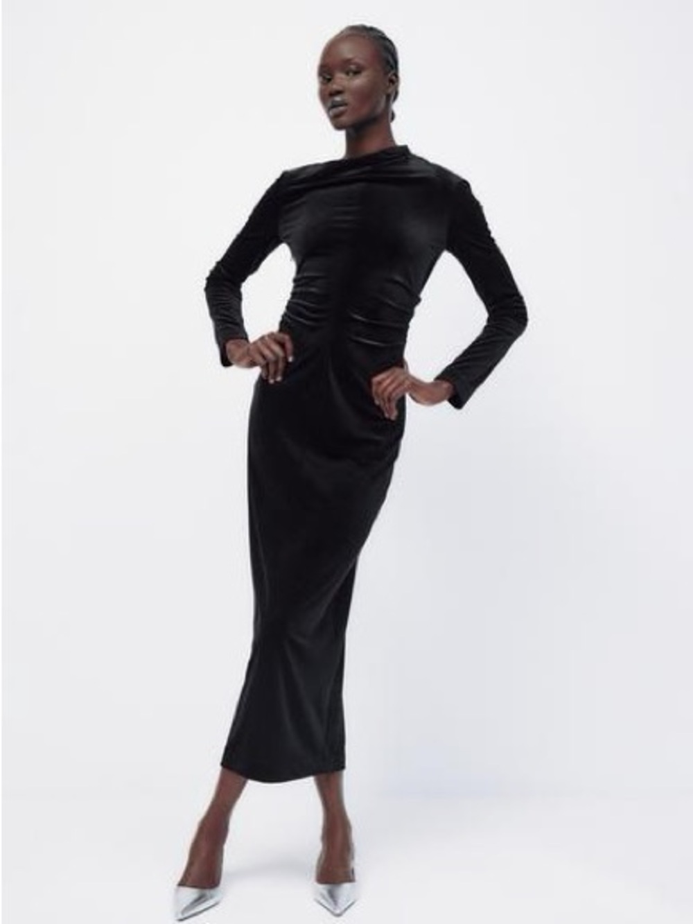 Zara DRAPED VELVET DRESS
BLACK 0/2731/269/800/02